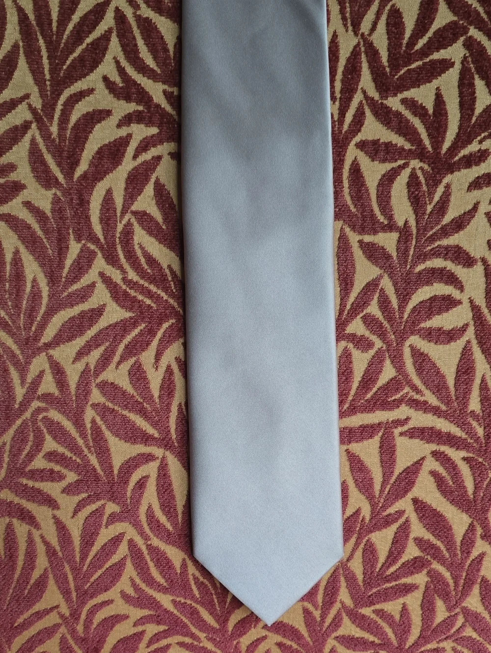 Classic Light Gray Men's Tie - Elegant Solid Neckwear